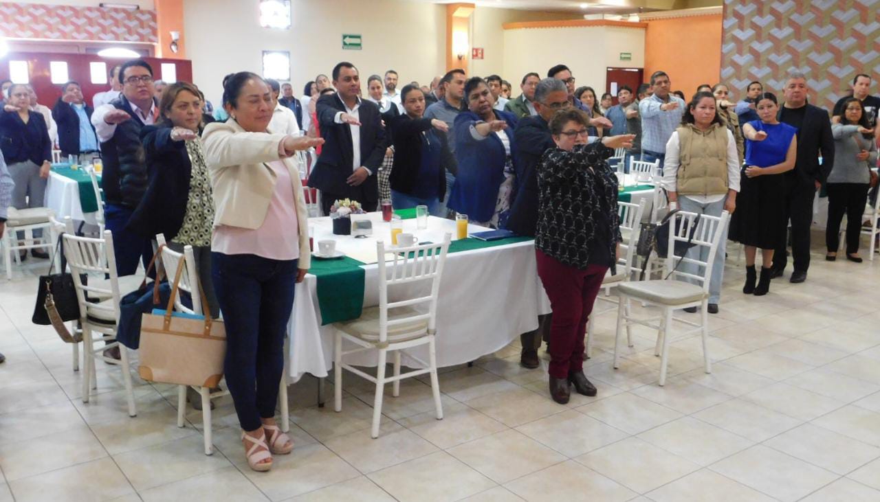 Toma protesta Blanca Águila a nuevos delegados sindicales